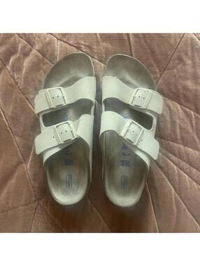 Birkenstock light tan suede Arizona sandals